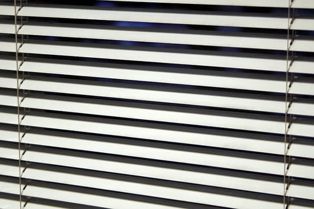 Persianas térmicas: como elas podem ajudar a manter a temperatura interna da sua casa | Persianas Malucelli